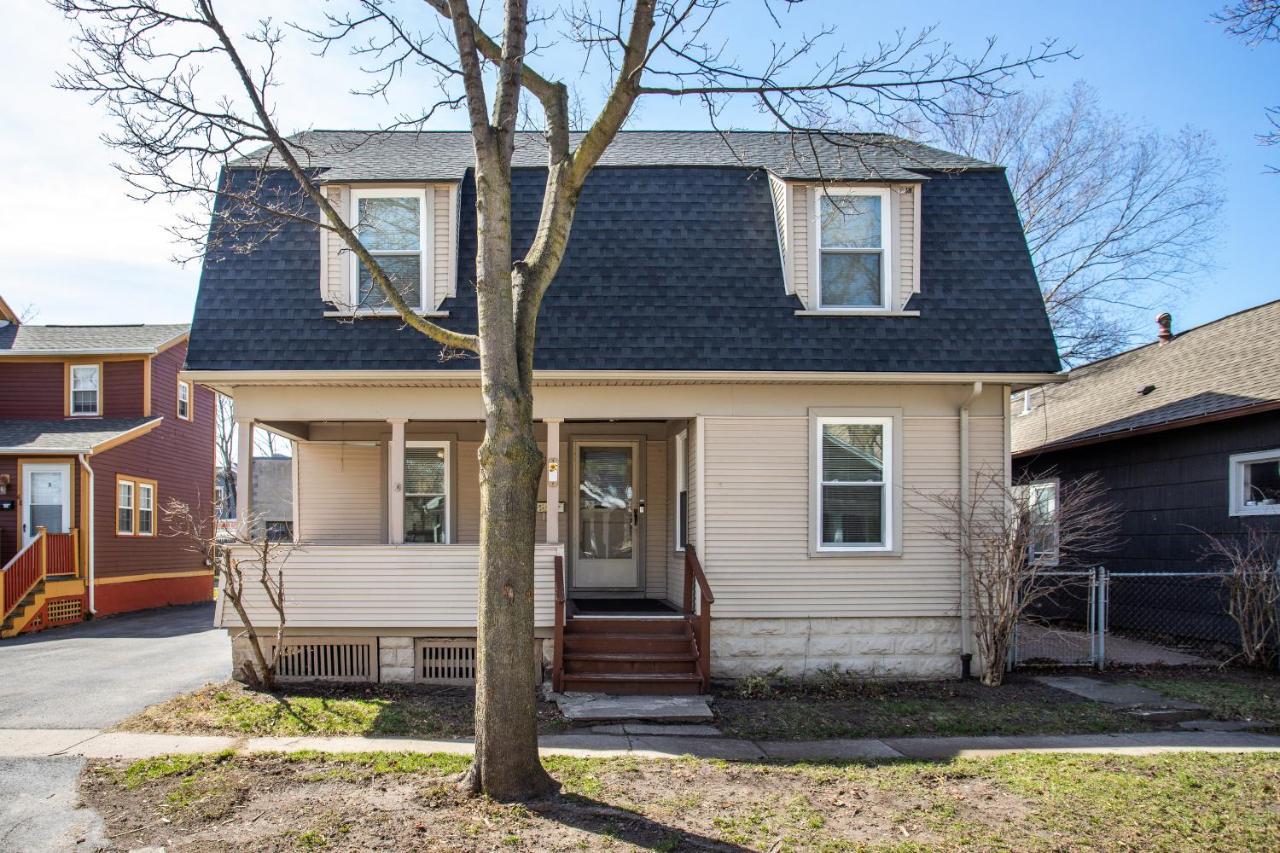 Spacious Home With In-Unit Laundry, Parking, 1Gb Wifi, & Patio Deck Rochester Exterior photo